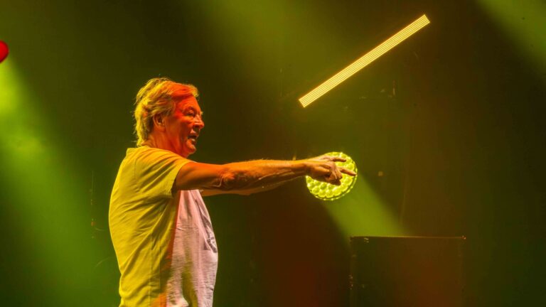 Od “Highway Star” do “Ajde, Jano”… Deep Purple kidali u Areni – kao nekad (fotoreportaža)