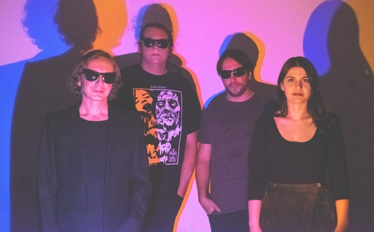 Plastic Sunday ide “U susret slobodi”… Novi singl najavljuje album “Koraci i zidovi”